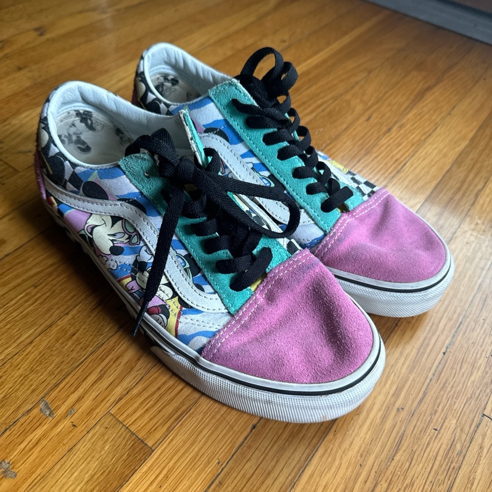 Limited edition van X Disney collaboration